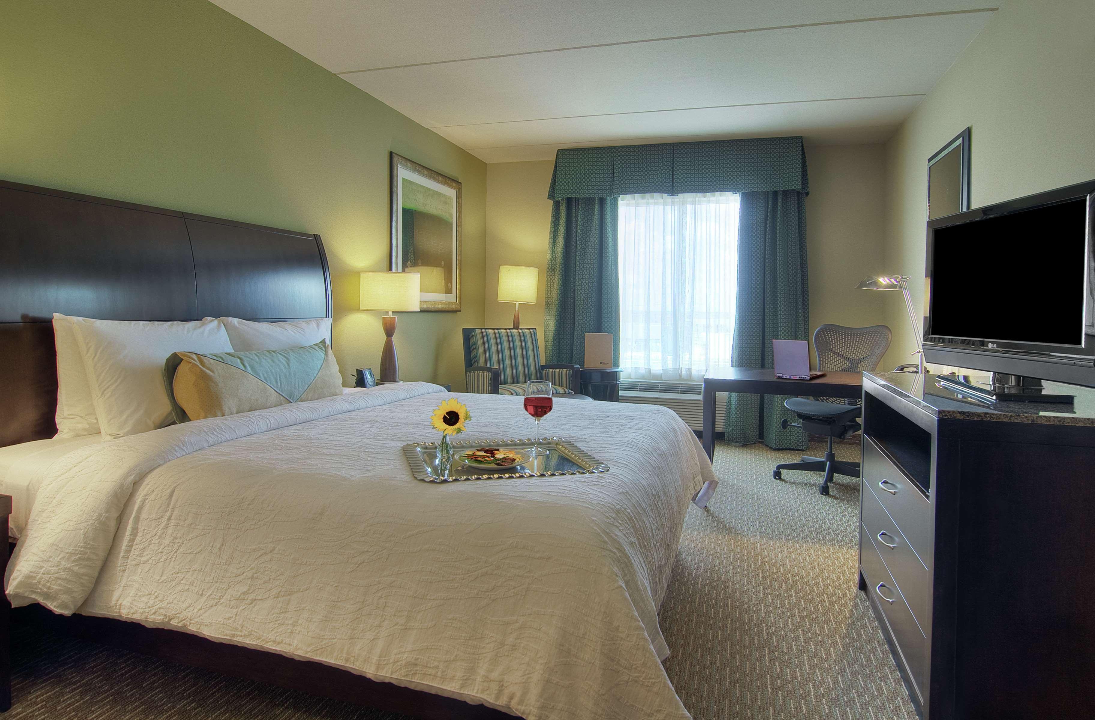 Hilton Garden Inn Houston-Пърланд Екстериор снимка