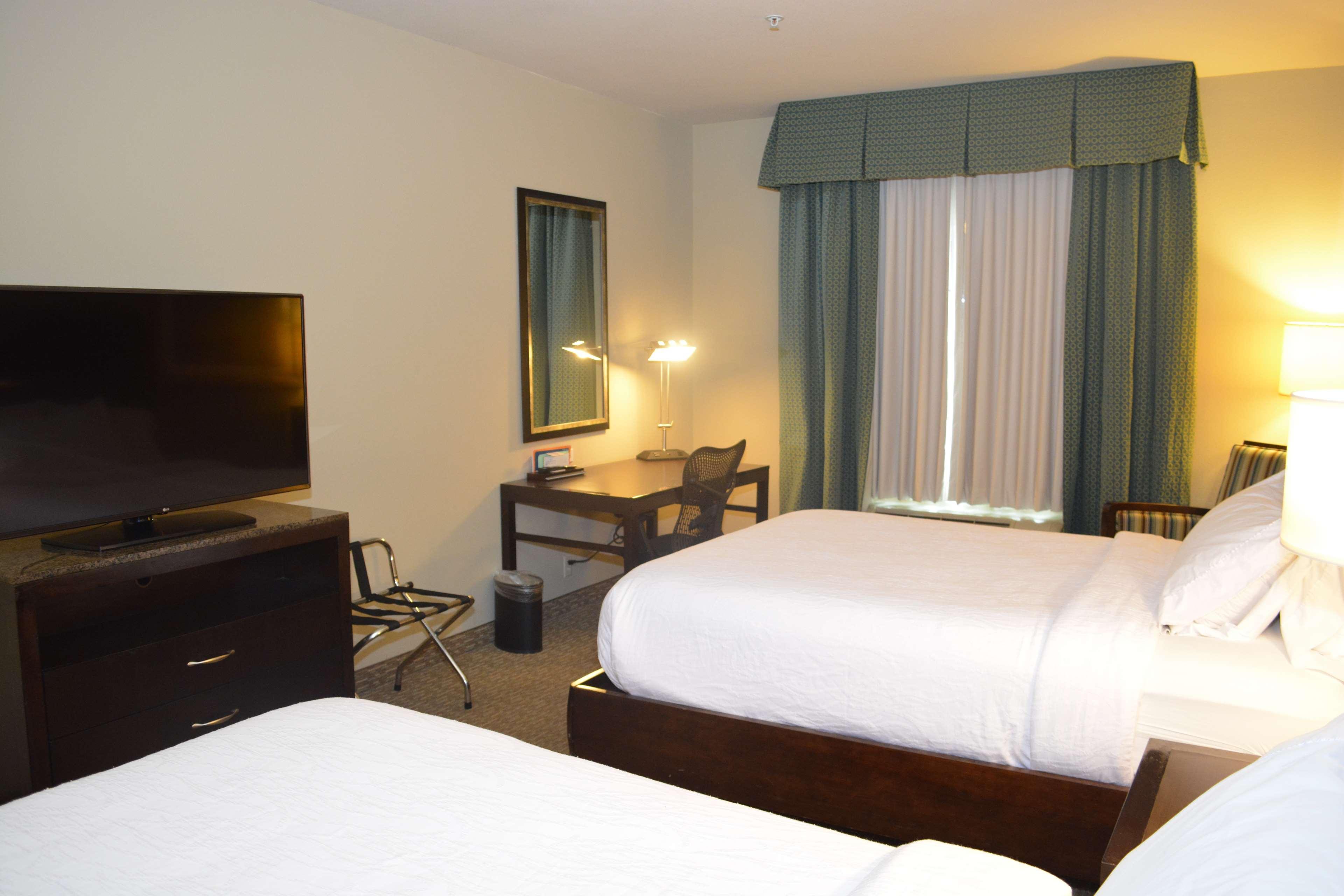 Hilton Garden Inn Houston-Пърланд Екстериор снимка