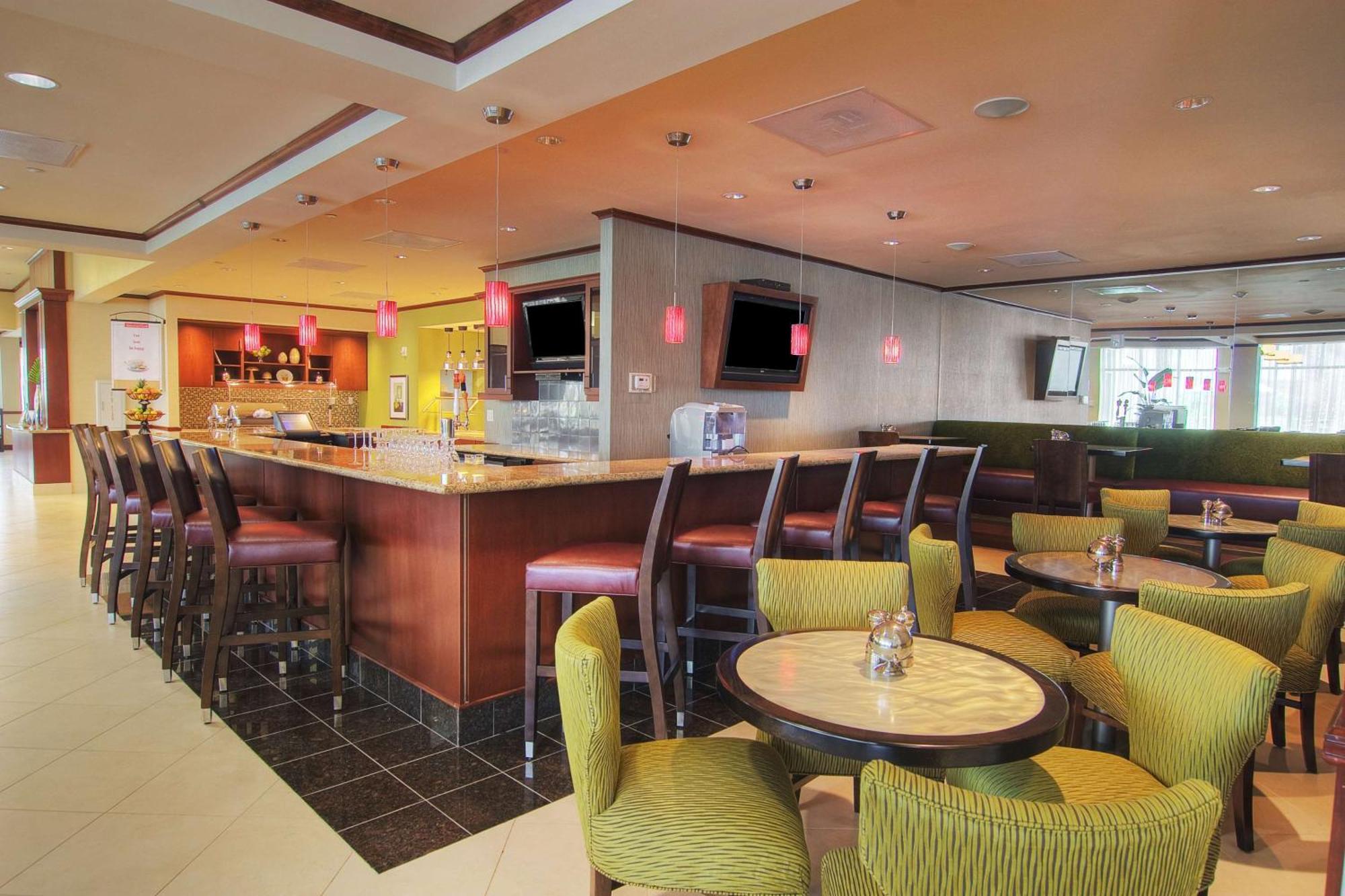 Hilton Garden Inn Houston-Пърланд Екстериор снимка