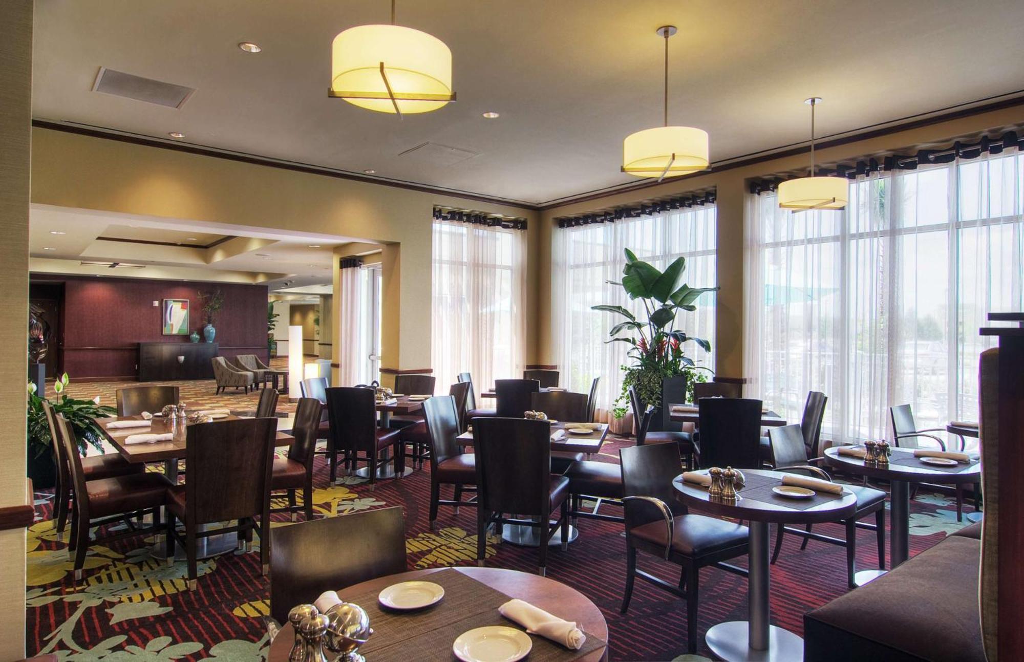 Hilton Garden Inn Houston-Пърланд Екстериор снимка