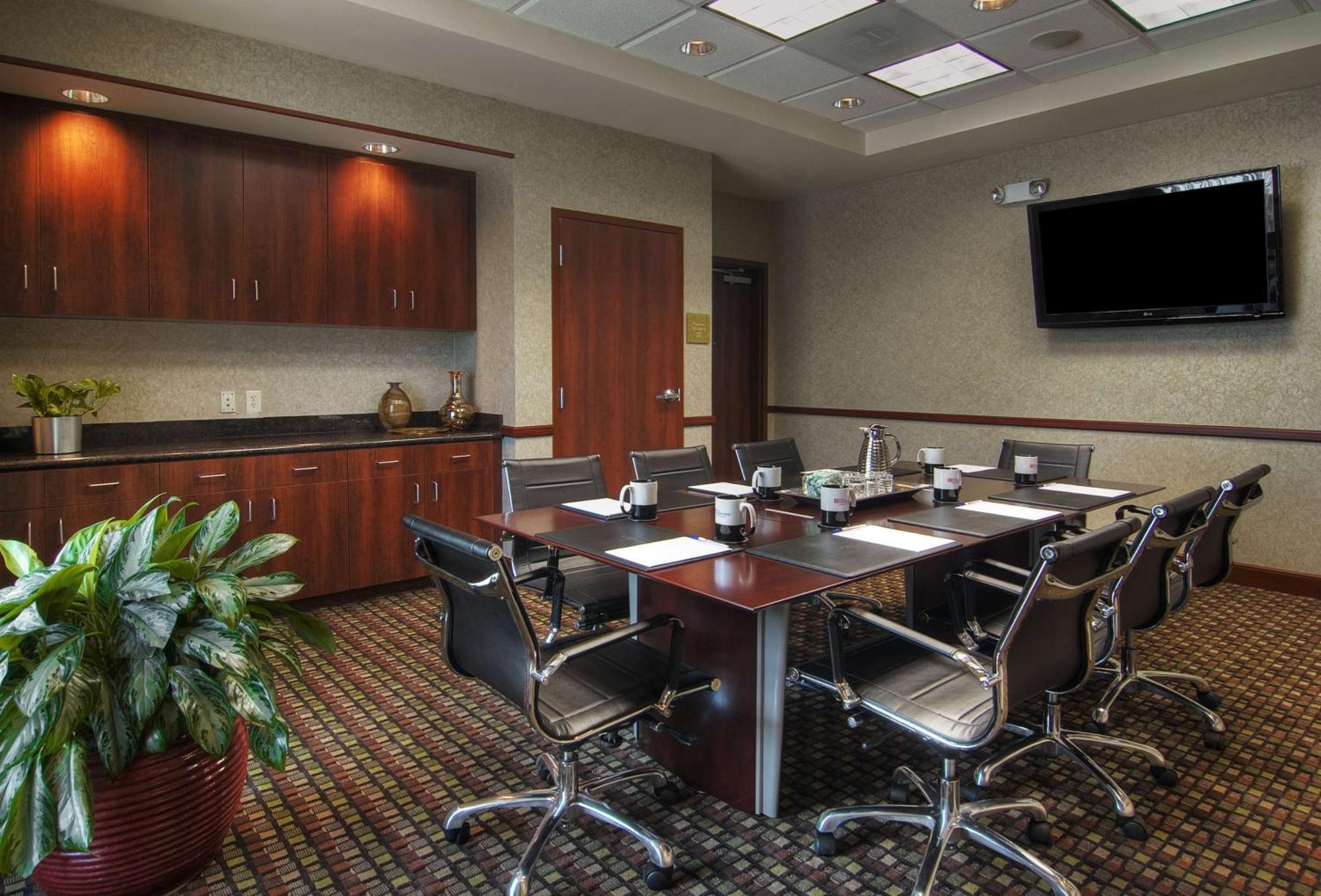 Hilton Garden Inn Houston-Пърланд Екстериор снимка