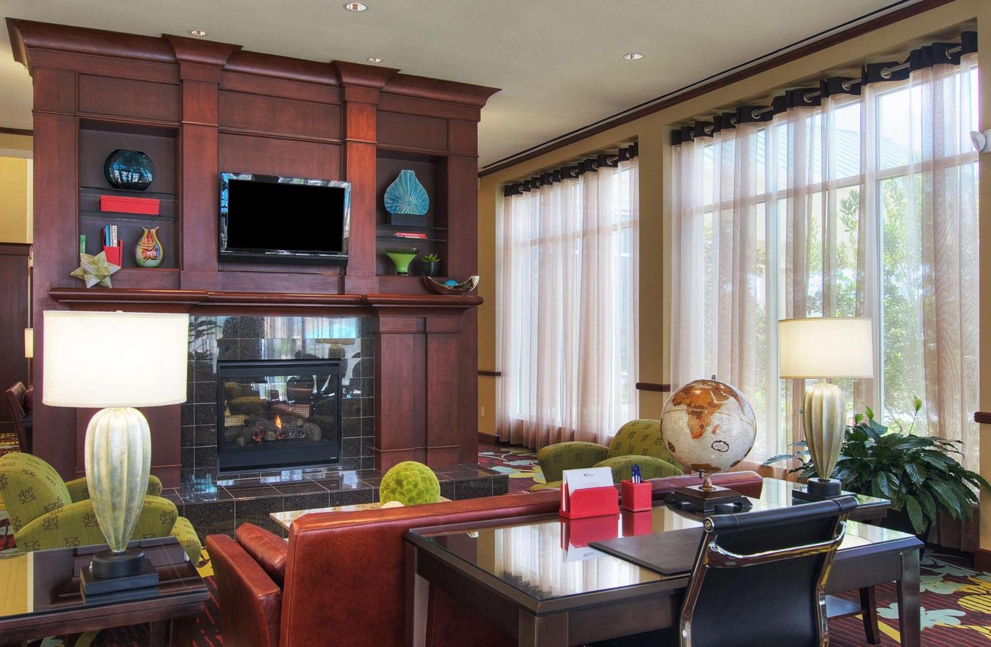 Hilton Garden Inn Houston-Пърланд Екстериор снимка